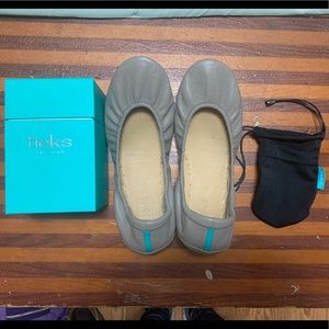 Tieks- taupe size 9
